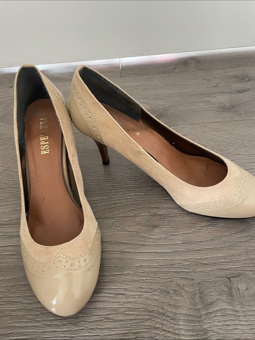 Espere Vintage Beige Mid Heel Pumps